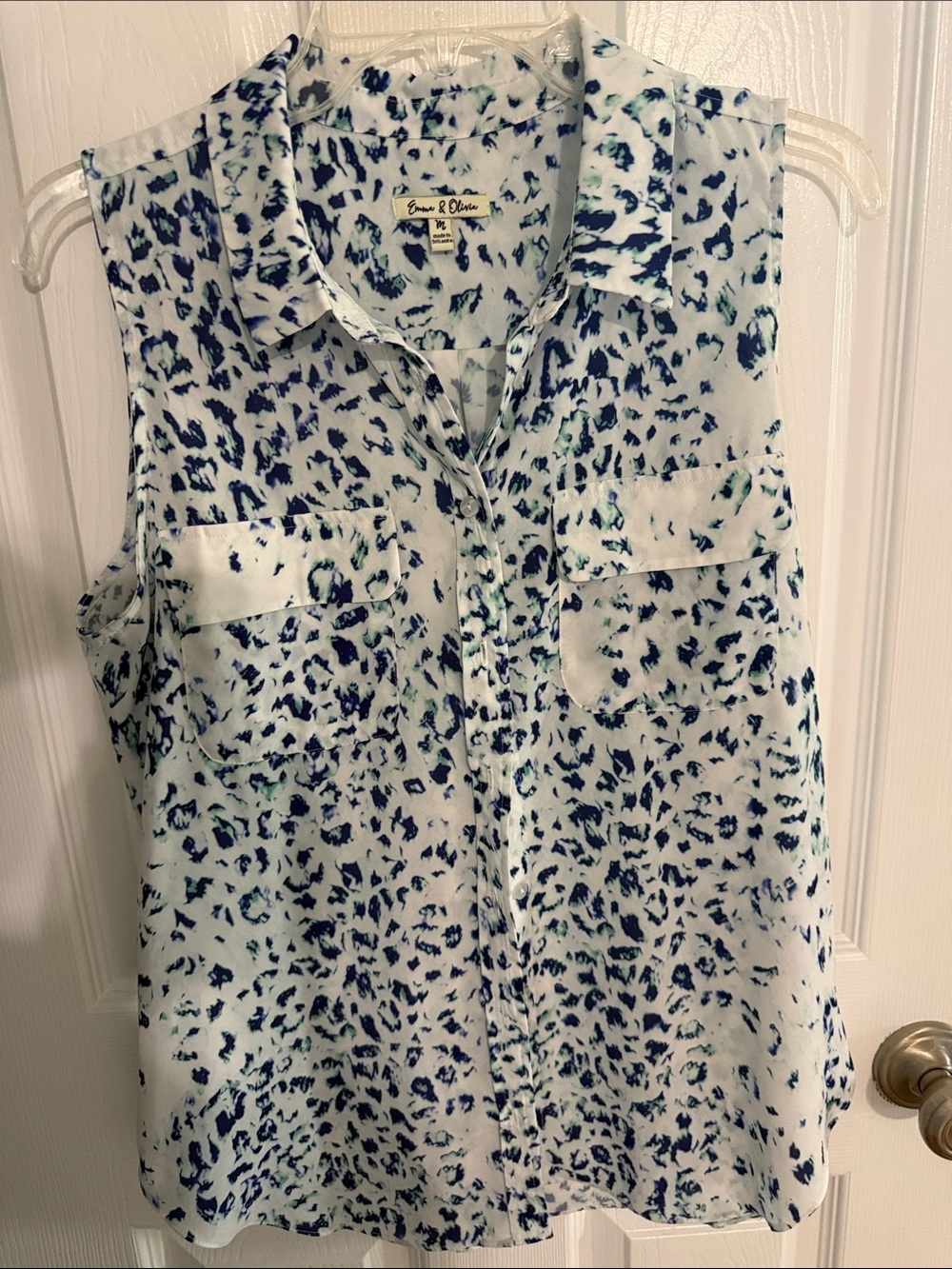 Emma & Olivia White Sleeveless Button-Down with Navy Amimal Print